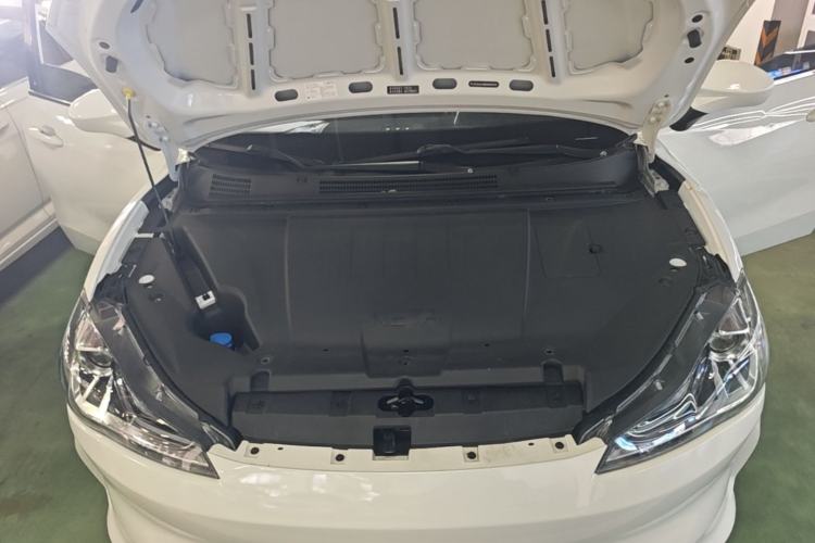 Used NETA V 2021 Long-Range Entertainment Edition Upgrade Model Engine Bay