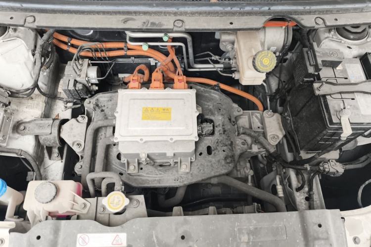 Used NETA V 2021 Standard Range Version Engine Bay