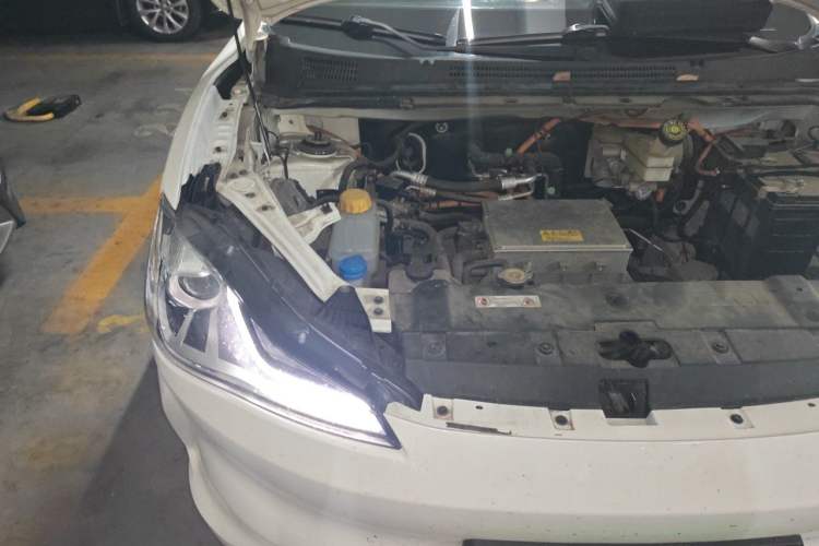 Used NETA V 2021 Long-Range Entertainment Edition Upgrade Model Engine Bay Right
