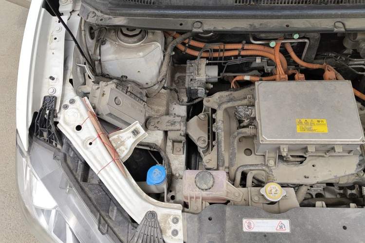 Used NETA V 2021 Long-Range Entertainment Edition Upgrade Model Engine Bay Right