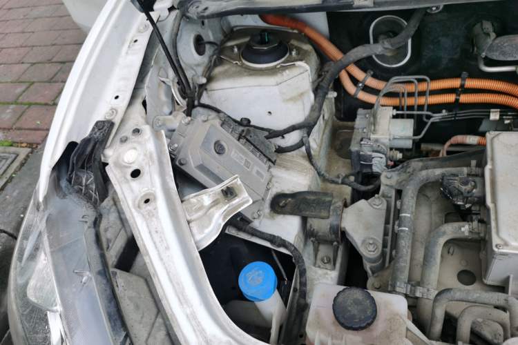 Used NETA V 2021 Long-Range Entertainment Edition Upgrade Model Engine Bay Right