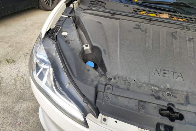 Used NETA V 2021 Long-Range Entertainment Edition Upgrade Model Engine Bay Right