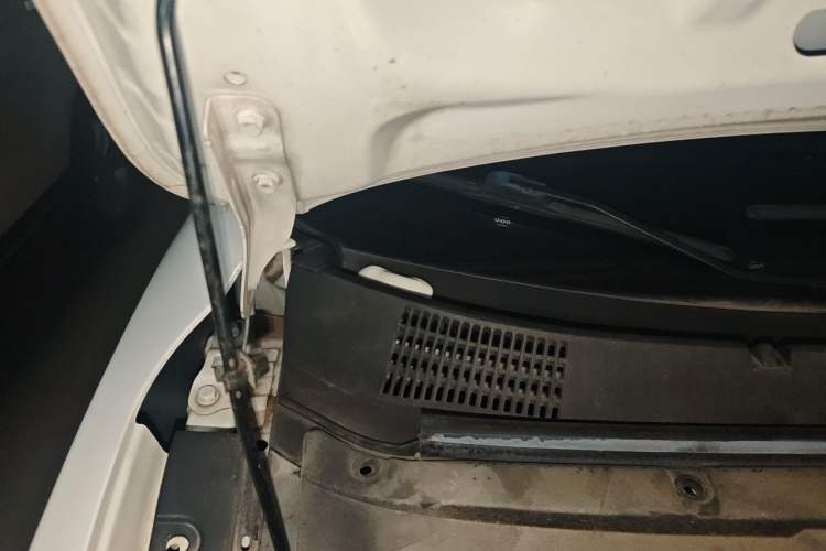 Used NETA V 2021 Standard Range Entertainment Version – Upgraded Model Engine Bay Right