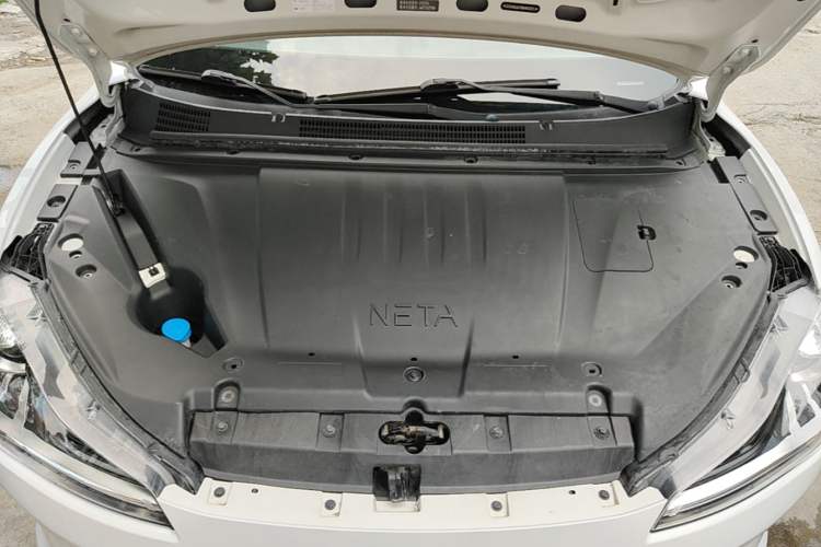Used NETA V 2021 Long-Range Entertainment Edition Upgrade Model Engine Bay