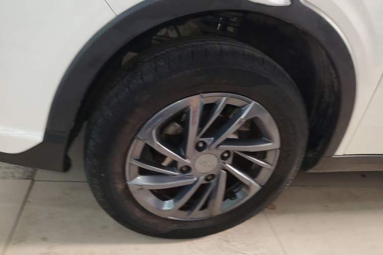 Used NETA V 2021 Standard Range Entertainment Edition Exterior 4