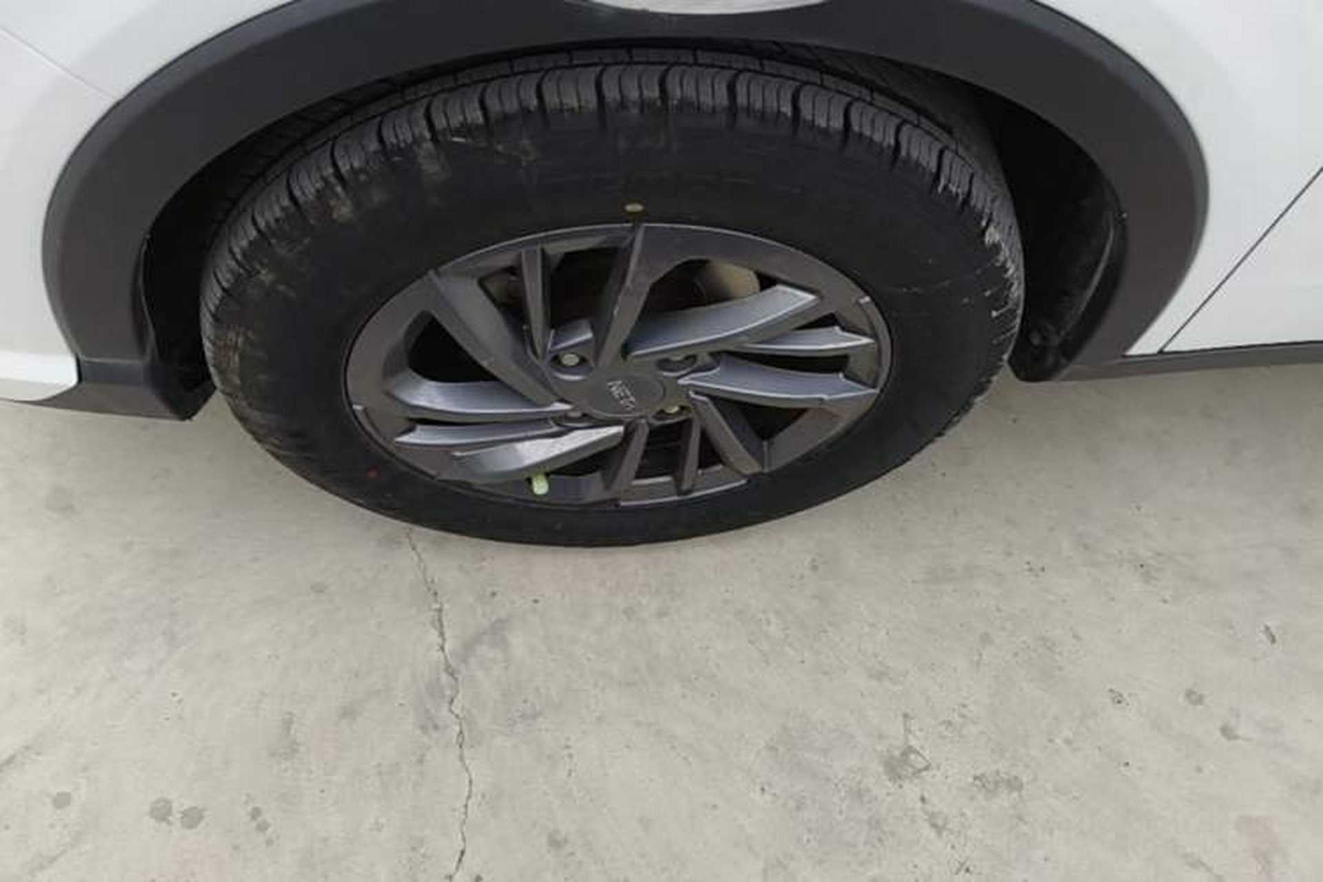 Used NETA V 2021 Standard Range Entertainment Edition Exterior 4