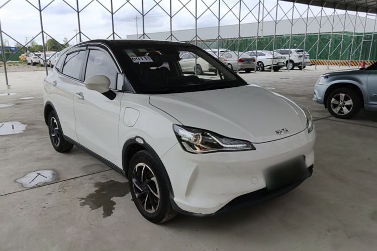 Used NETA V 2021 Long-Range Entertainment Edition Front Right 45 Deg