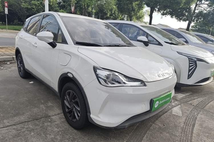 Used NETA V 2021 Standard Range Entertainment Edition Front Right 45 Deg