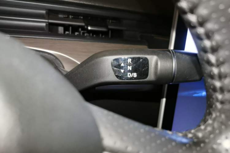 Used NETA V 2021 Standard Range Entertainment Edition Gear Lever