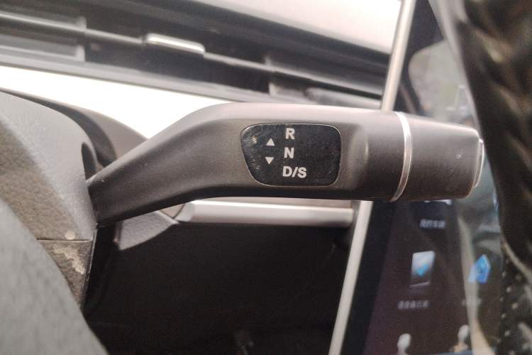 Used NETA V 2021 Standard Range Entertainment Edition Gear Lever