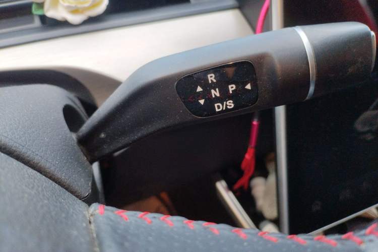 Used NETA V 2021 Long-Range Entertainment Edition Upgrade Model Gear Lever
