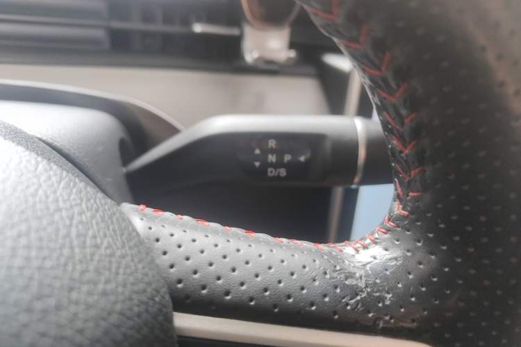 Used NETA V 2021 Standard Range Entertainment Edition Gear Lever