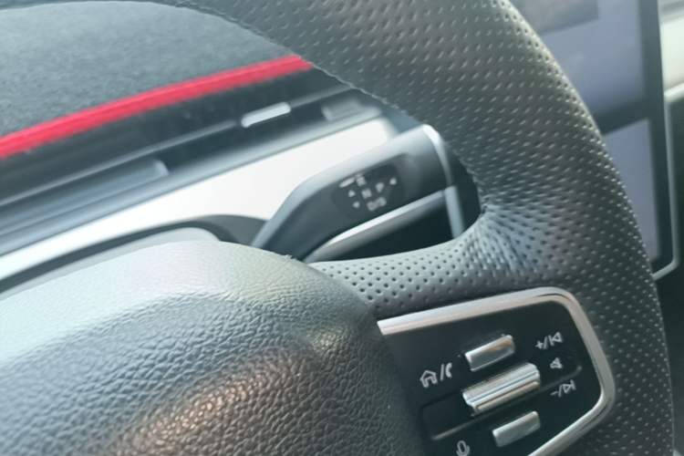 Used NETA V 2021 Standard Range Entertainment Version – Upgraded Model Gear Lever