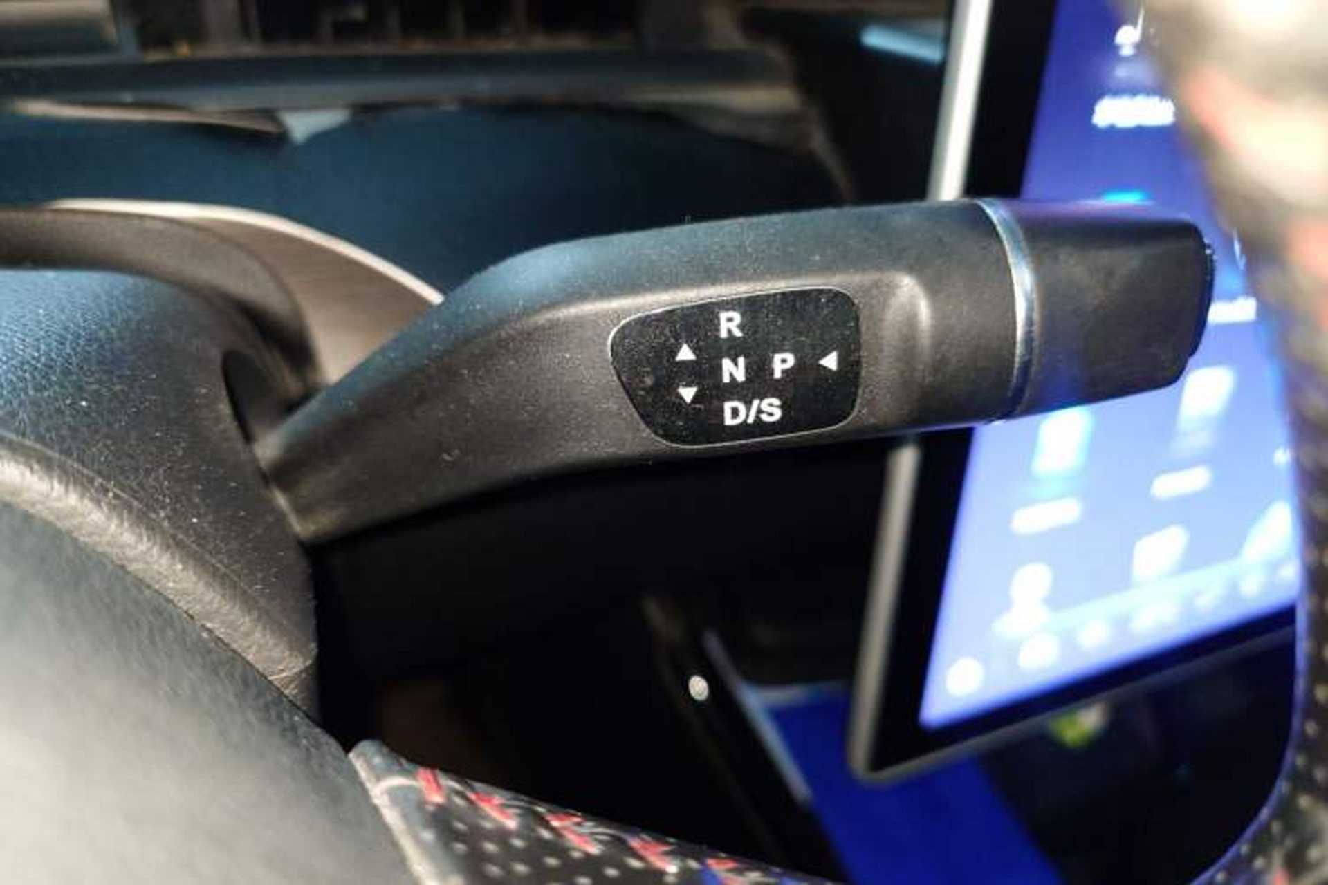 Used NETA V 2021 Long-Range Entertainment Edition Gear Lever