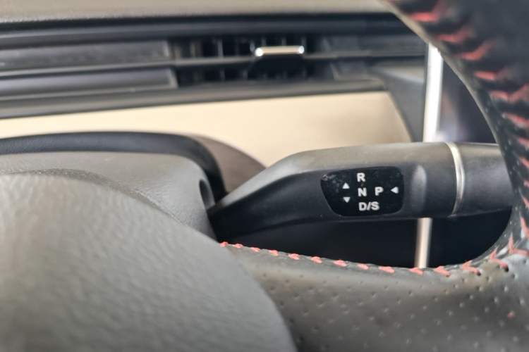 Used NETA V 2021 Standard Range Industry Custom Edition Gear Lever