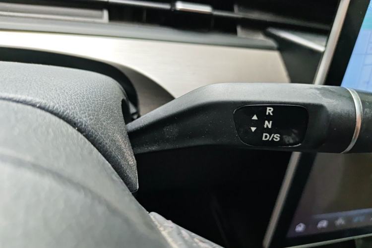 Used NETA V 2021 Standard Range Entertainment Edition Gear Lever