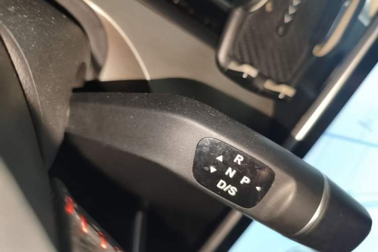 Used NETA V 2021 Long-Range Smart Edition Upgrade Model Gear Lever