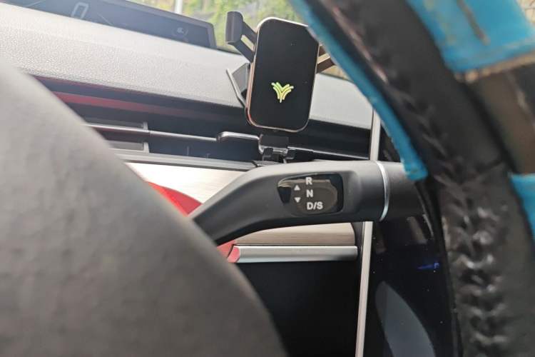 Used NETA V 2021 Standard Range Entertainment Edition Gear Lever
