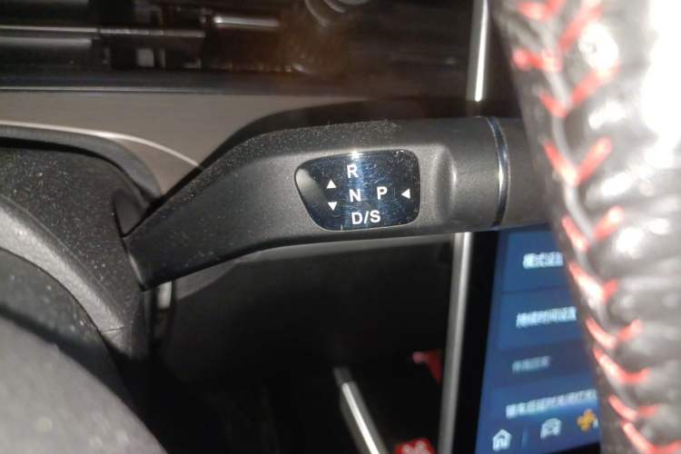 Used NETA V 2021 Long-Range Entertainment Edition Upgrade Model Gear Lever