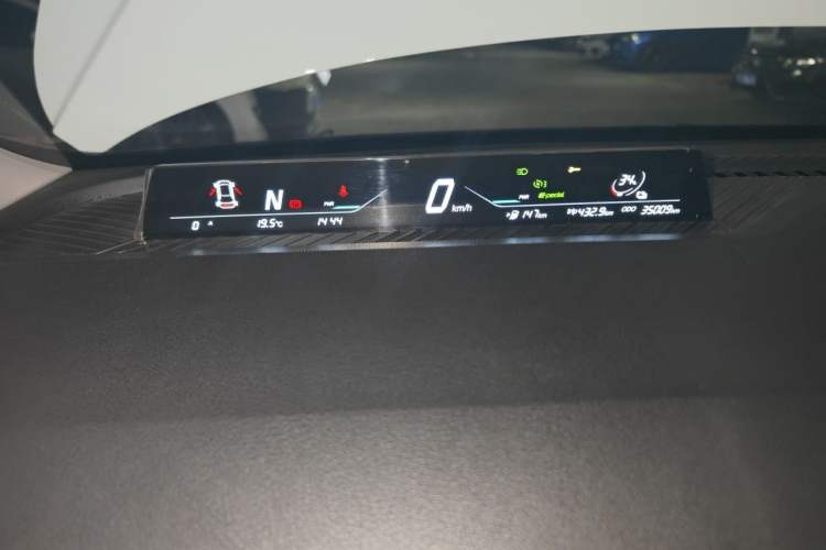 Used NETA V 2021 Long-Range Entertainment Edition Instrument Cluster
