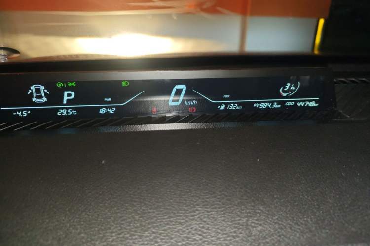 Used NETA V 2021 Long-Range Entertainment Edition Upgrade Model Instrument Cluster