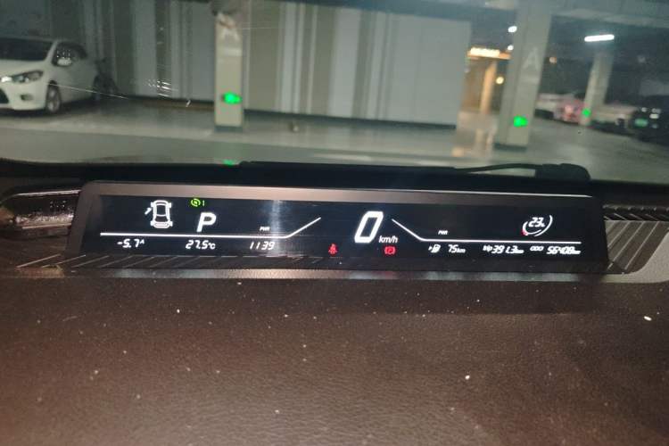 Used NETA V 2021 Standard Range Entertainment Version – Upgraded Model Instrument Cluster