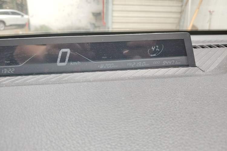 Used NETA V 2021 Long-Range Entertainment Edition Instrument Cluster
