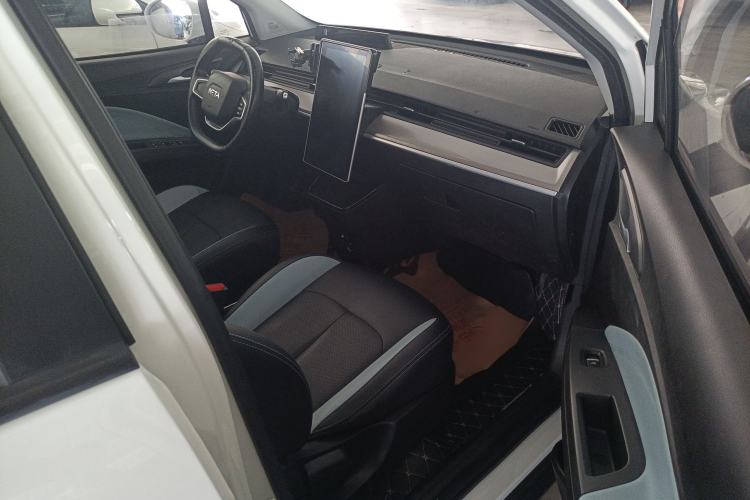 Used NETA V 2021 Standard Range Entertainment Edition Interior 1