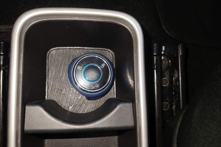 Used NETA V 2021 Standard Range Entertainment Edition Interior 1