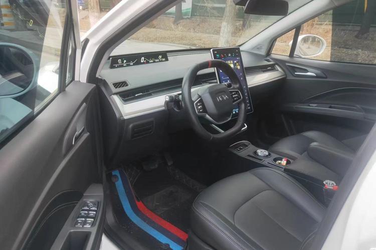 Used NETA V 2021 Long-Range Entertainment Edition Upgrade Model Interior 1