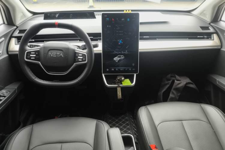 Used NETA V 2021 Long-Range Entertainment Edition Upgrade Model Interior 2