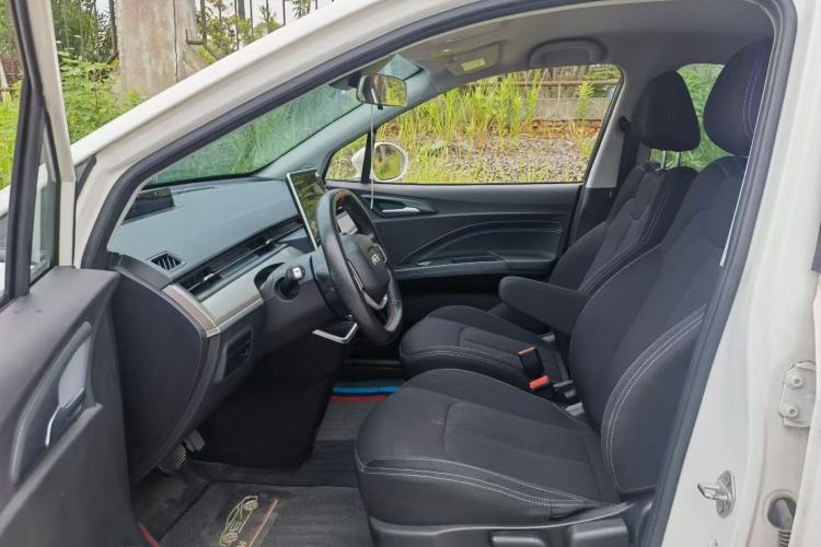 Used NETA V 2021 Standard Range Entertainment Version – Upgraded Model Interior 2