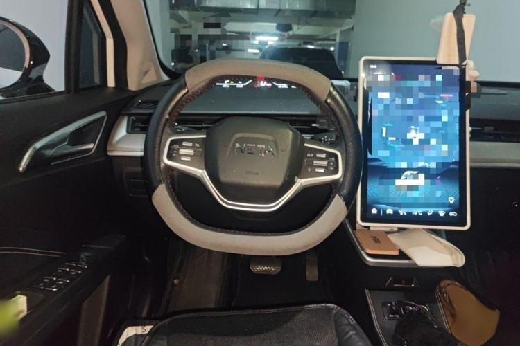 Used NETA V 2021 Long-Range Entertainment Edition Interior 2