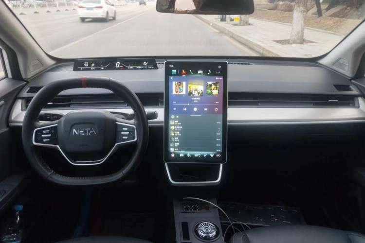 Used NETA V 2021 Long-Range Entertainment Edition Upgrade Model Interior 2