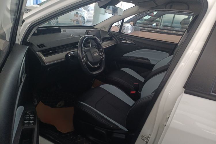 Used NETA V 2021 Standard Range Entertainment Edition Interior 3