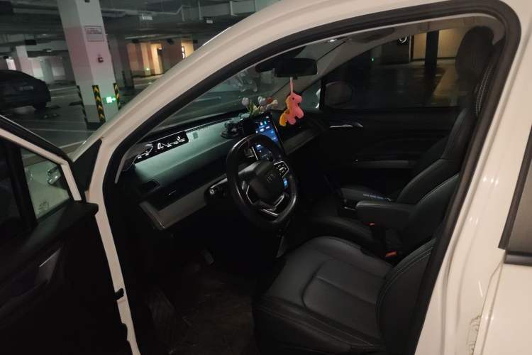 Used NETA V 2021 Standard Range Entertainment Version – Upgraded Model Interior 3