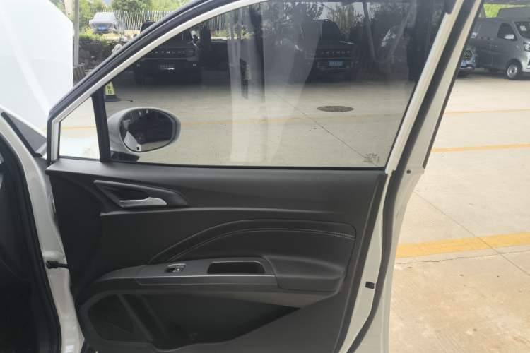 Used NETA V 2021 Long-Range Entertainment Edition Upgrade Model Interior 5