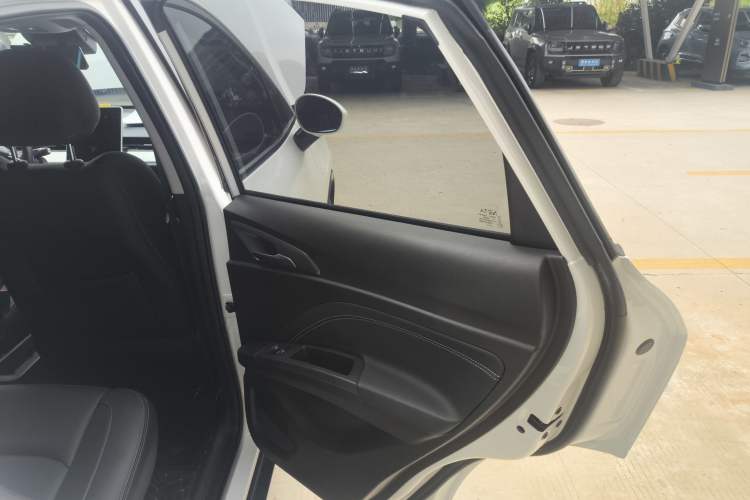 Used NETA V 2021 Long-Range Entertainment Edition Upgrade Model Interior 6