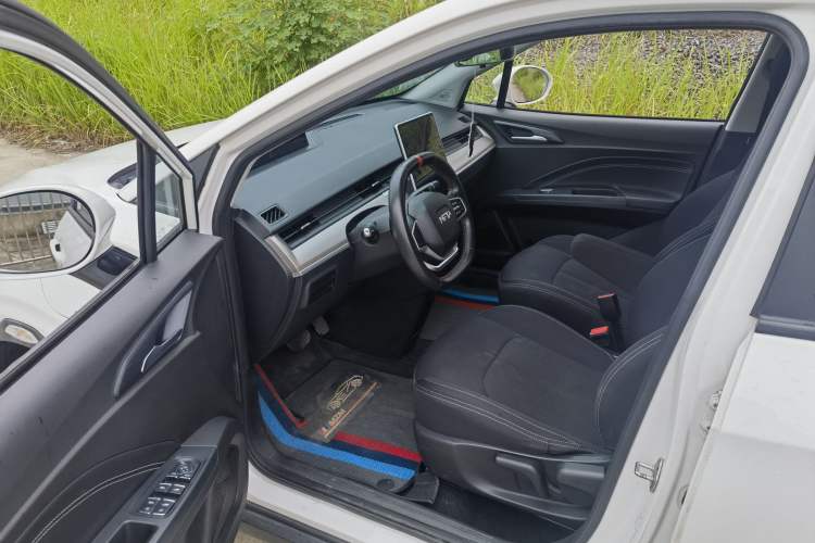 Used NETA V 2021 Standard Range Entertainment Version – Upgraded Model Interior 6