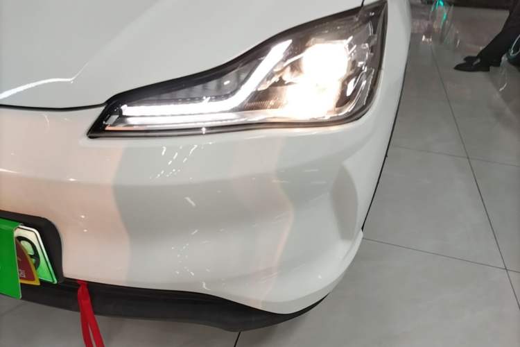 Used NETA V 2021 Long-Range Entertainment Edition Left Front Headlight