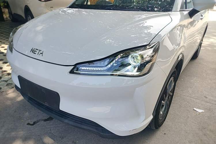 Used NETA V 2021 Standard Range Entertainment Version – Upgraded Model Left Front Headlight