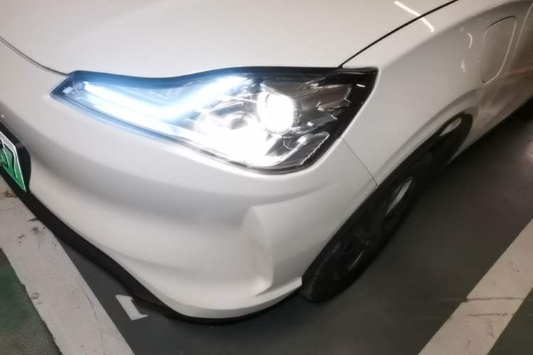 Used NETA V 2021 Standard Range Entertainment Edition Left Front Headlight