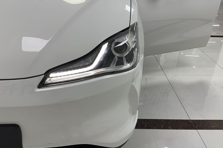 Used NETA V 2021 Standard Range Entertainment Edition Left Front Headlight