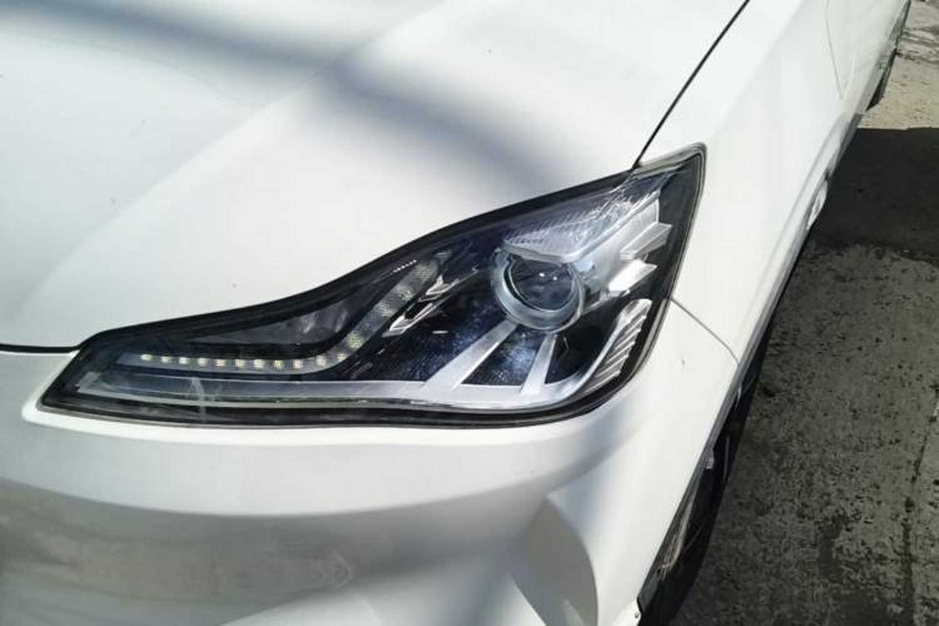 Used NETA V 2021 Long-Range Entertainment Edition Left Front Headlight