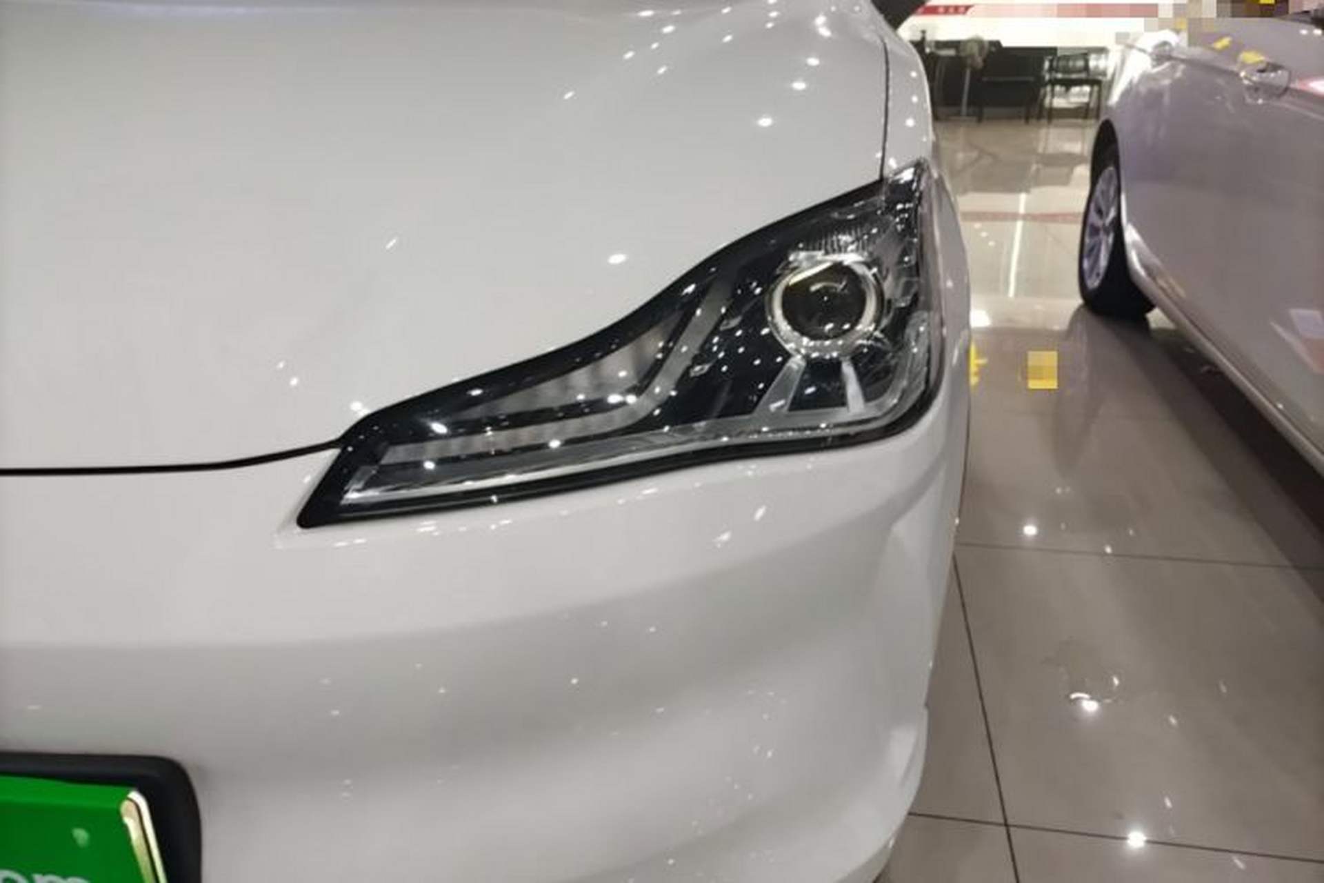 Used NETA V 2021 Standard Range Entertainment Version – Upgraded Model Left Front Headlight