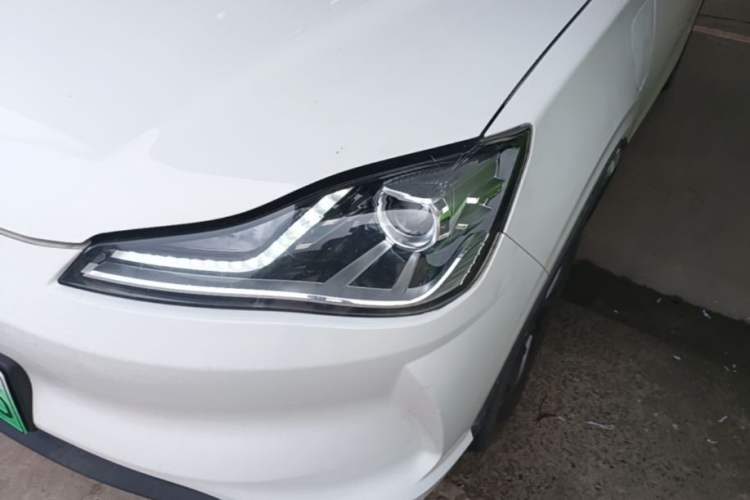 Used NETA V 2021 Standard Range Entertainment Version – Upgraded Model Left Front Headlight