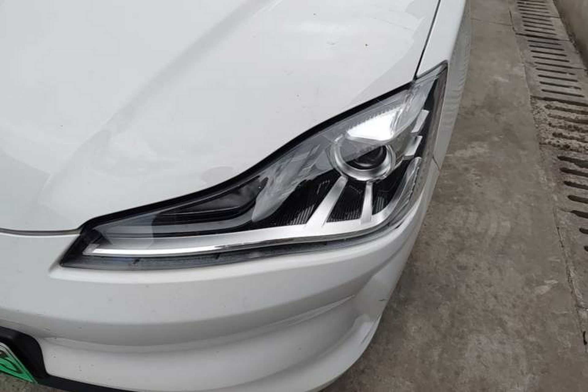 Used NETA V 2021 Long-Range Entertainment Edition Upgrade Model Left Front Headlight