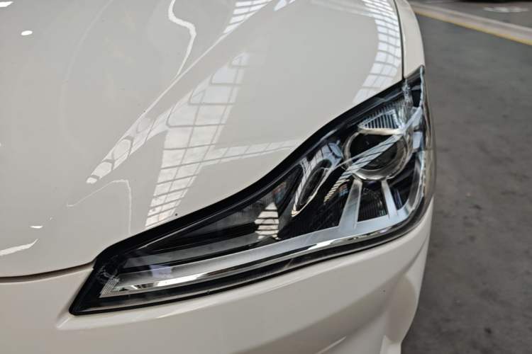 Used NETA V 2021 Standard Range Entertainment Version – Upgraded Model Left Front Headlight