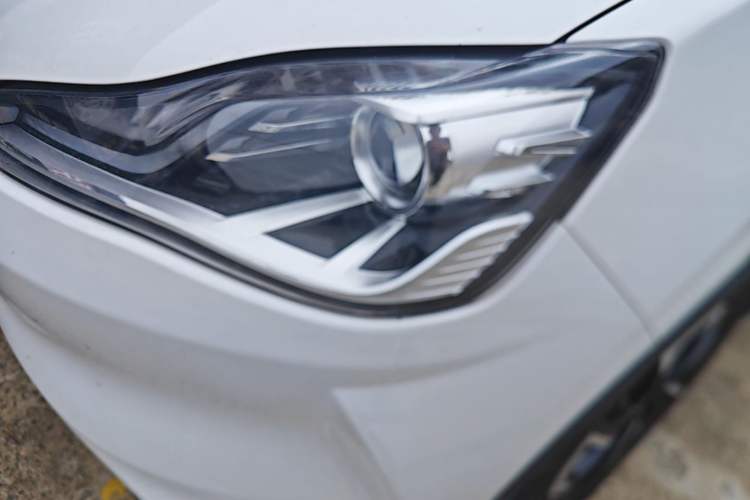 Used NETA V 2021 Long-Range Industry Custom Edition Left Front Headlight