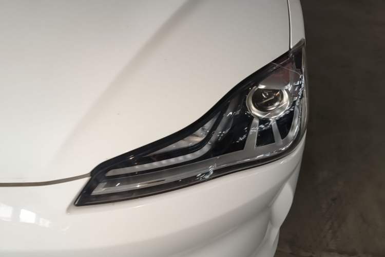Used NETA V 2021 Long-Range Smart Edition Upgrade Model Left Front Headlight